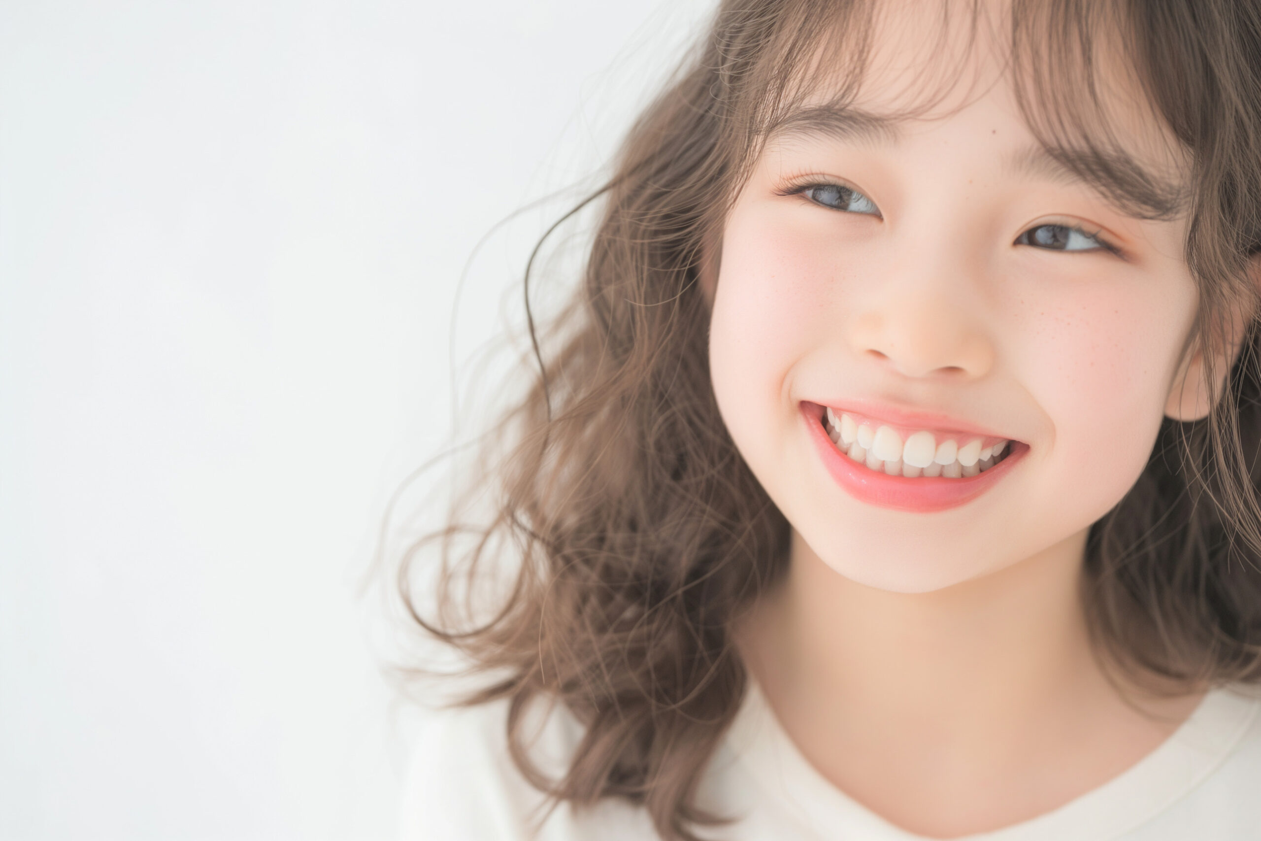 子供が歯医者を受診している様子